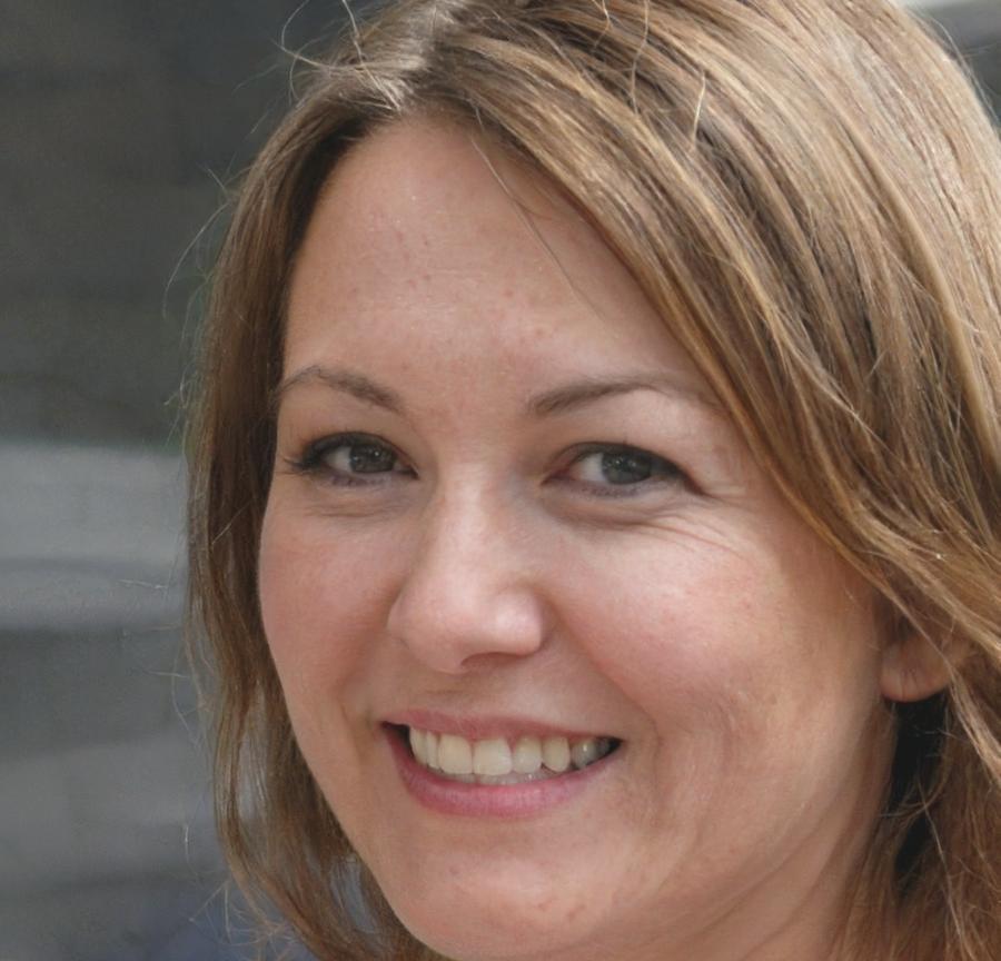 Portrait de Noémie Ferrand, experte en planification financière